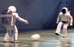 Robot World Cup soccer competition opens in Fukuoka